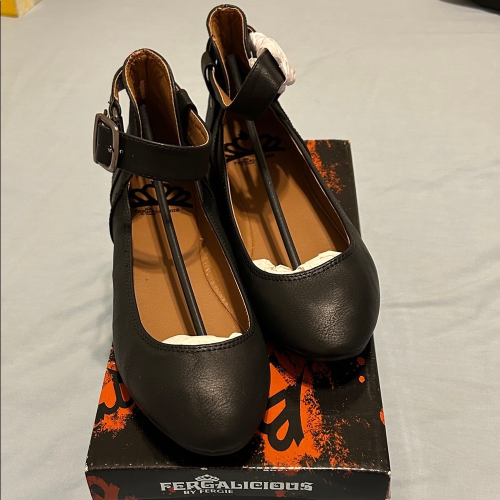 New in box Fergalicious by Fergie size 9 Black Ballet Flats